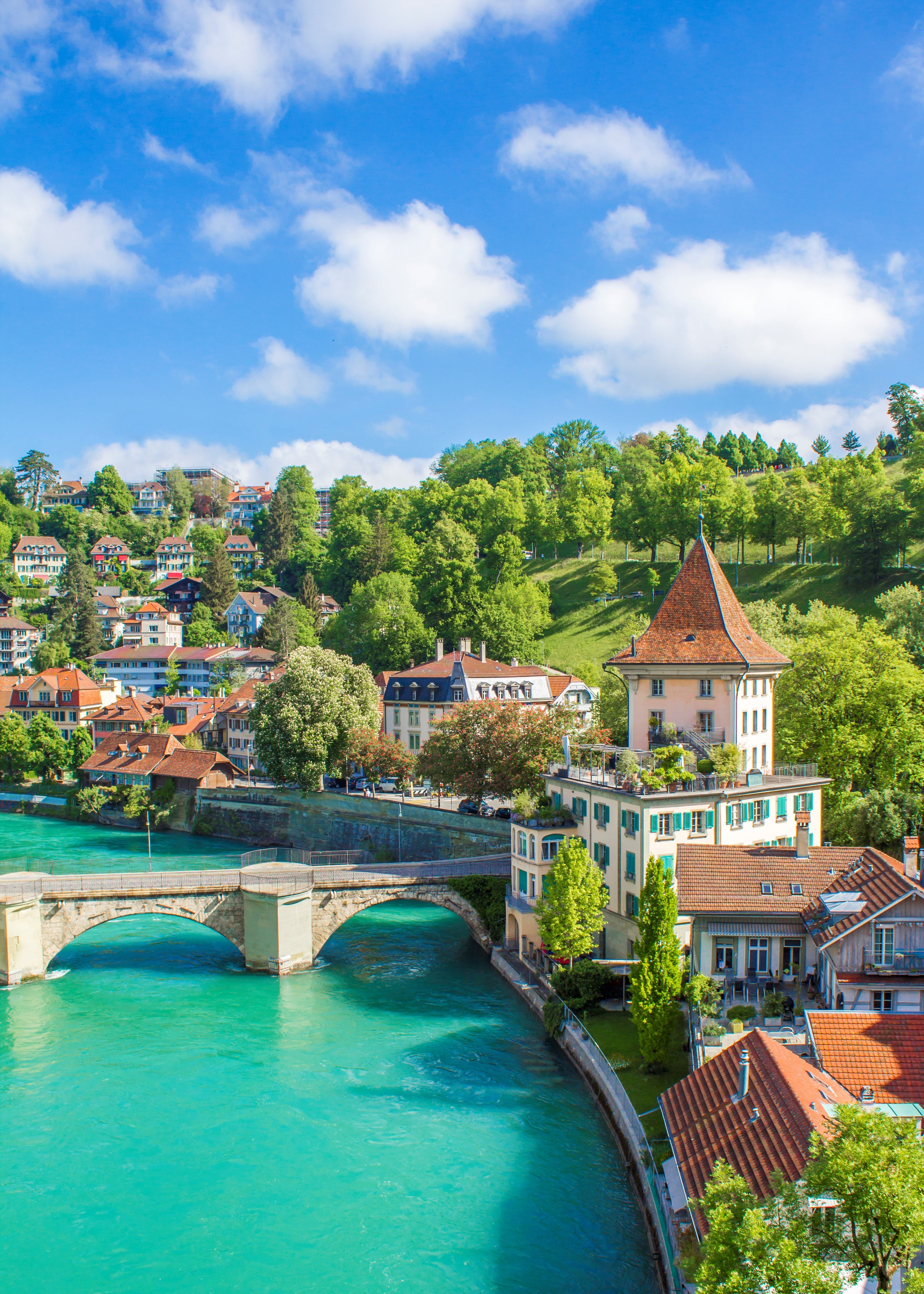 Stadt Bern Blick auf die Berner Altstadt mit der Aare als zentrales landschaftliches Element.